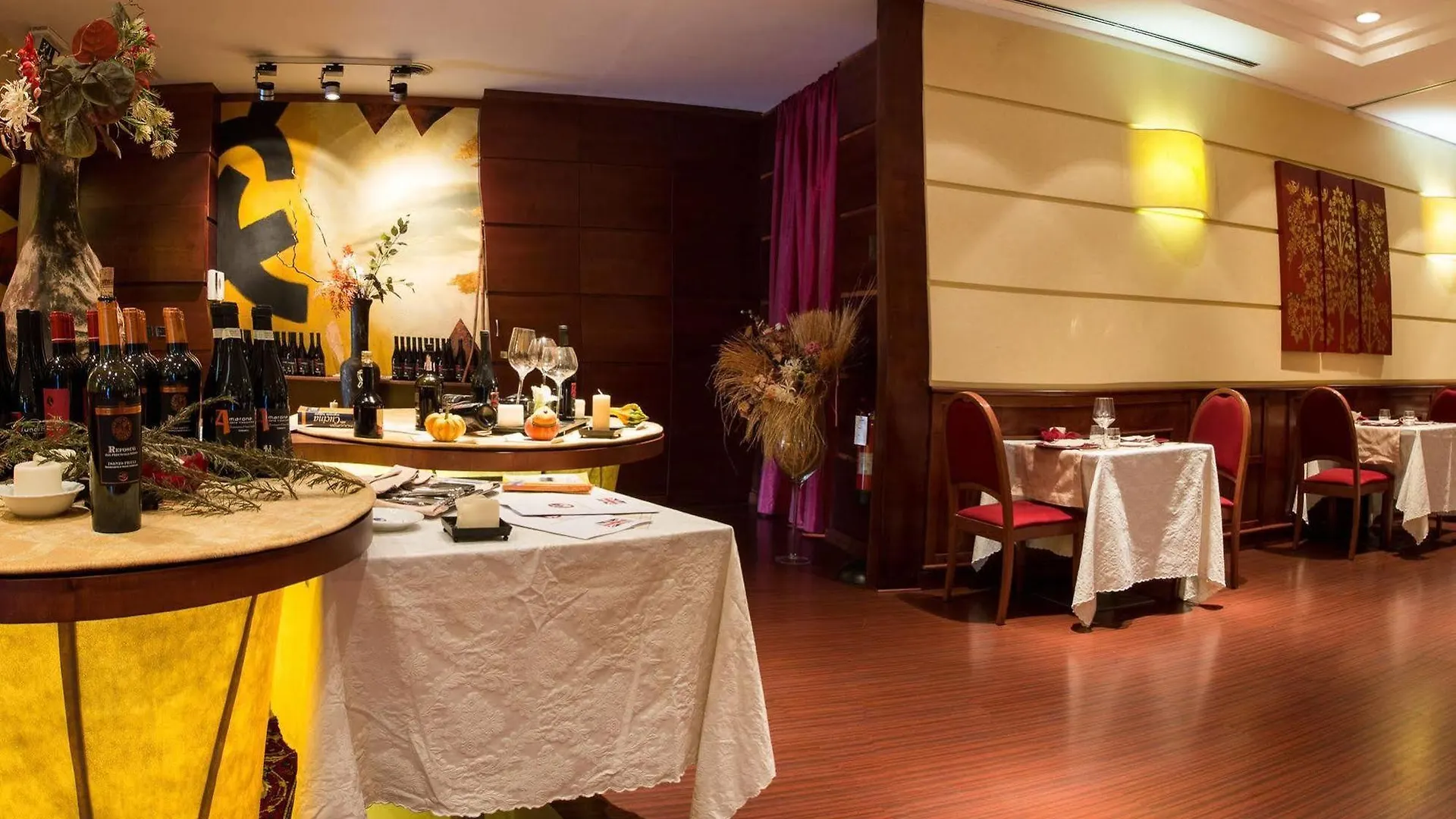 Hotel Degli Imperatori Roma 4*,